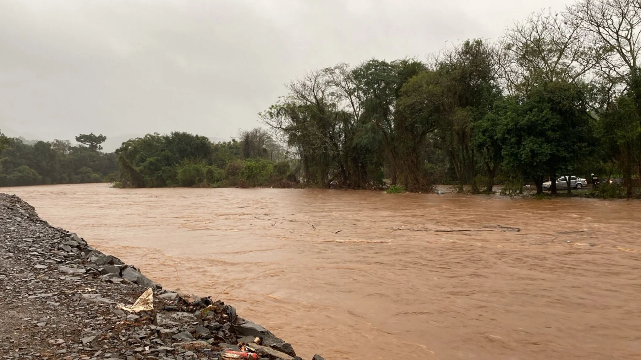 Igrejinha divulga informações sobre desabrigados