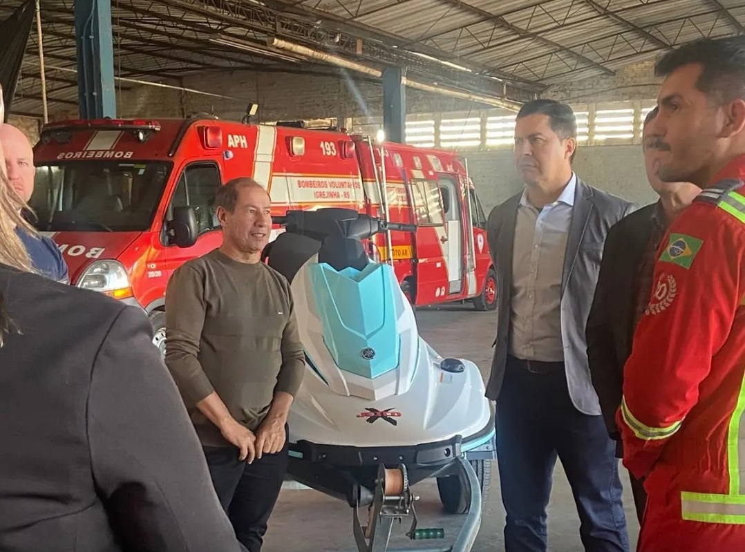 Bombeiros de Igrejinha apresentam equipamentos adquiridos com verbas destinadas pela Sicoob Maxicrédito