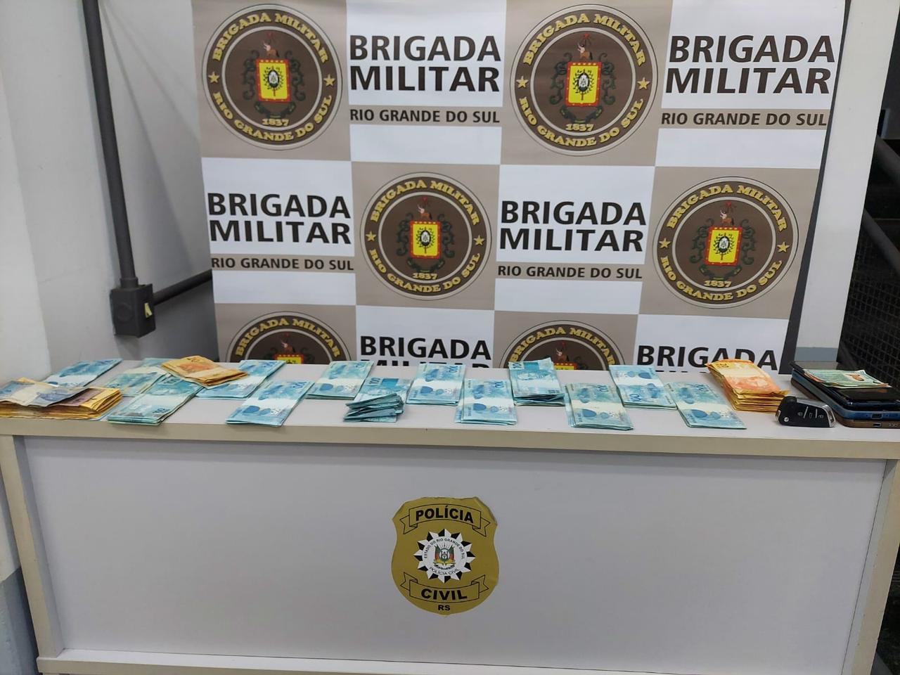 Brigada Militar de Novo Hamburgo prende suspeitos de envolvimento no roubo de malote em Três Coroas