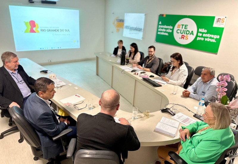 Secretária da Saúde do RS recebe prefeito e representante do hospital de Três Coroas
