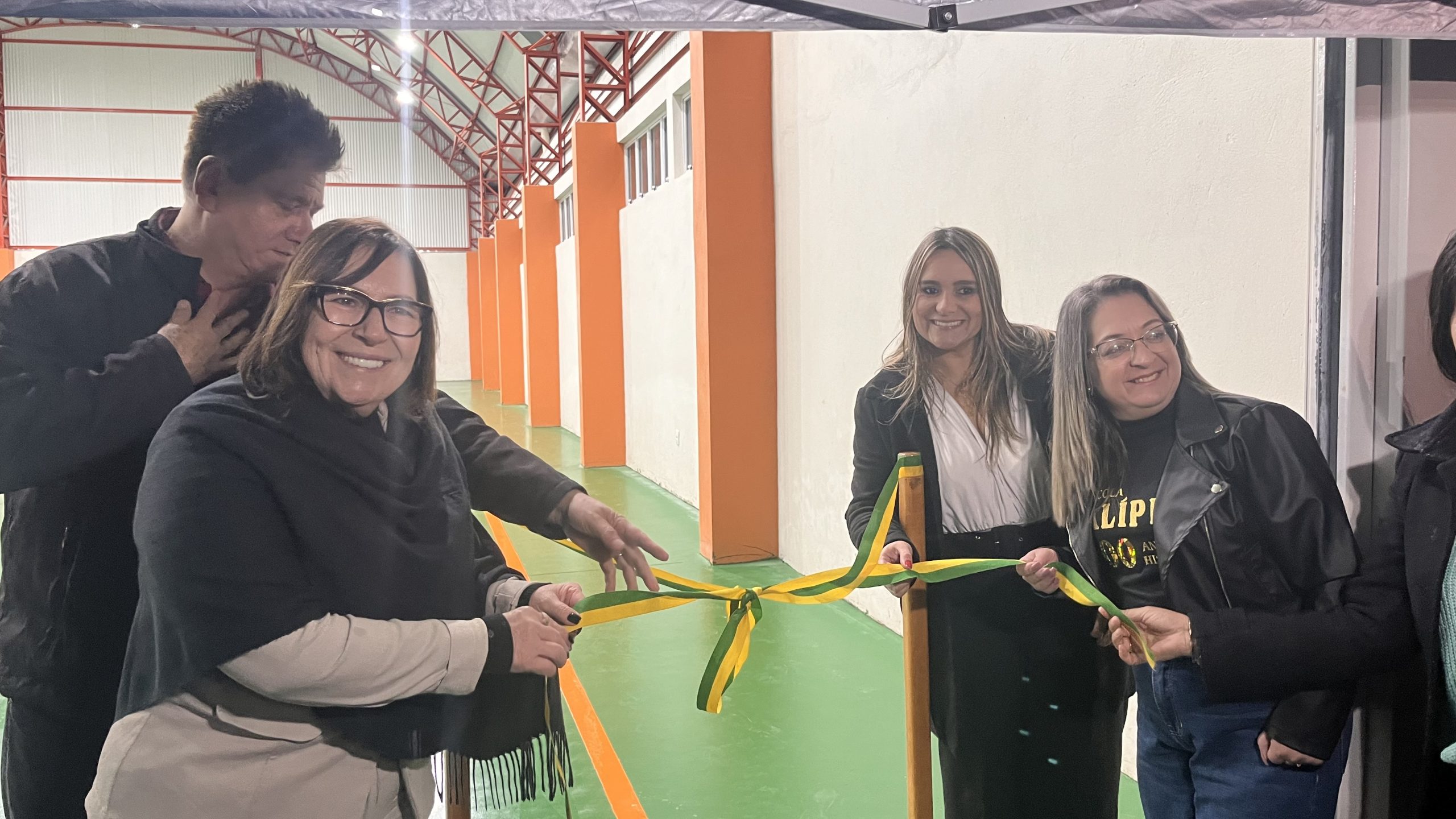 Inaugurado ginásio poliesportivo da Escola Alípio Sperb em Taquara