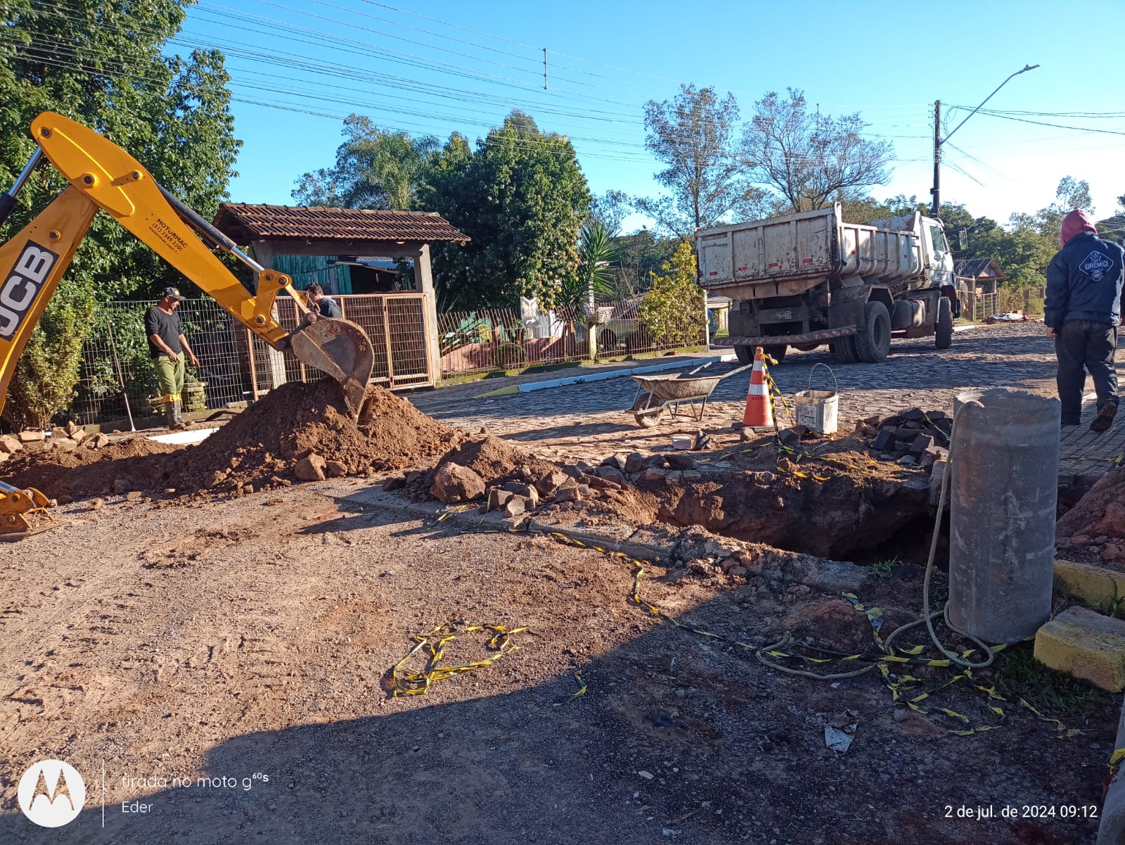 Taquara realiza trabalho de desassoreamento do Arroio Sonda e limpeza do Bairro Empresa