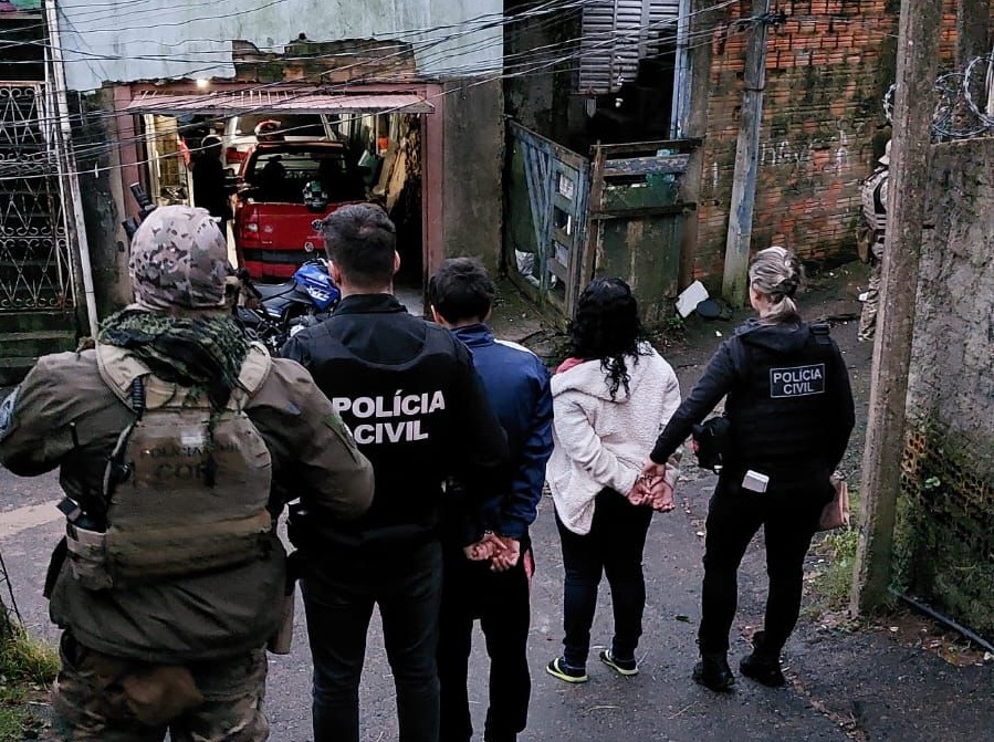 Polícia Civil de Igrejinha realiza operação e prende cinco indivíduos envolvidos na morte de vendedor de jóias