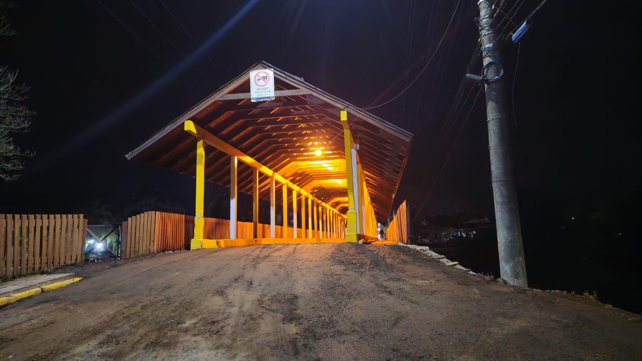 Trânsito na ponte coberta de Três Coroas está liberado