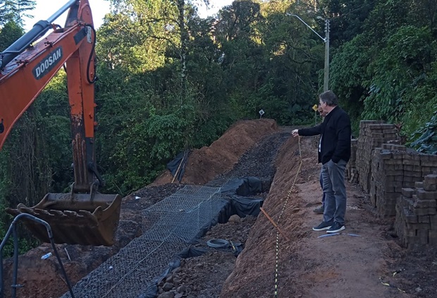 Prefeitura de Riozinho recupera trecho da rua Pascoal Brambilla