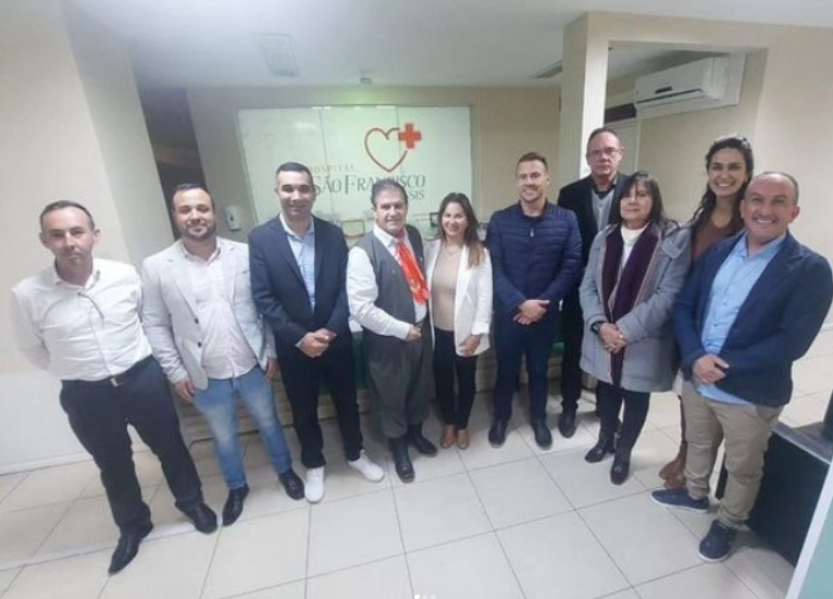 Deputado federal entrega emenda de R$ 1,4 milhão para o hospital de Parobé