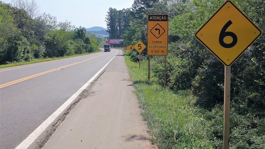 EGR reforça sinalização e segurança em uma curva acentuada da ERS-474
