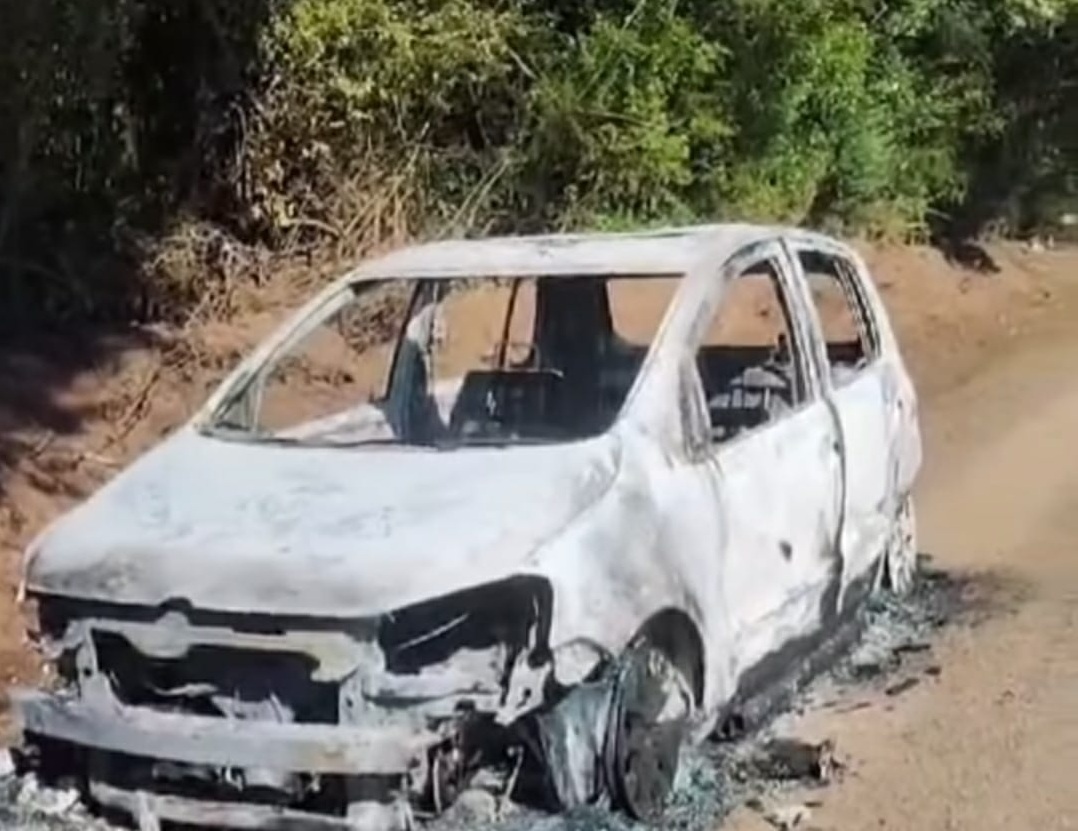 Automóvel é encontrado totalmente queimado no interior de Parobé