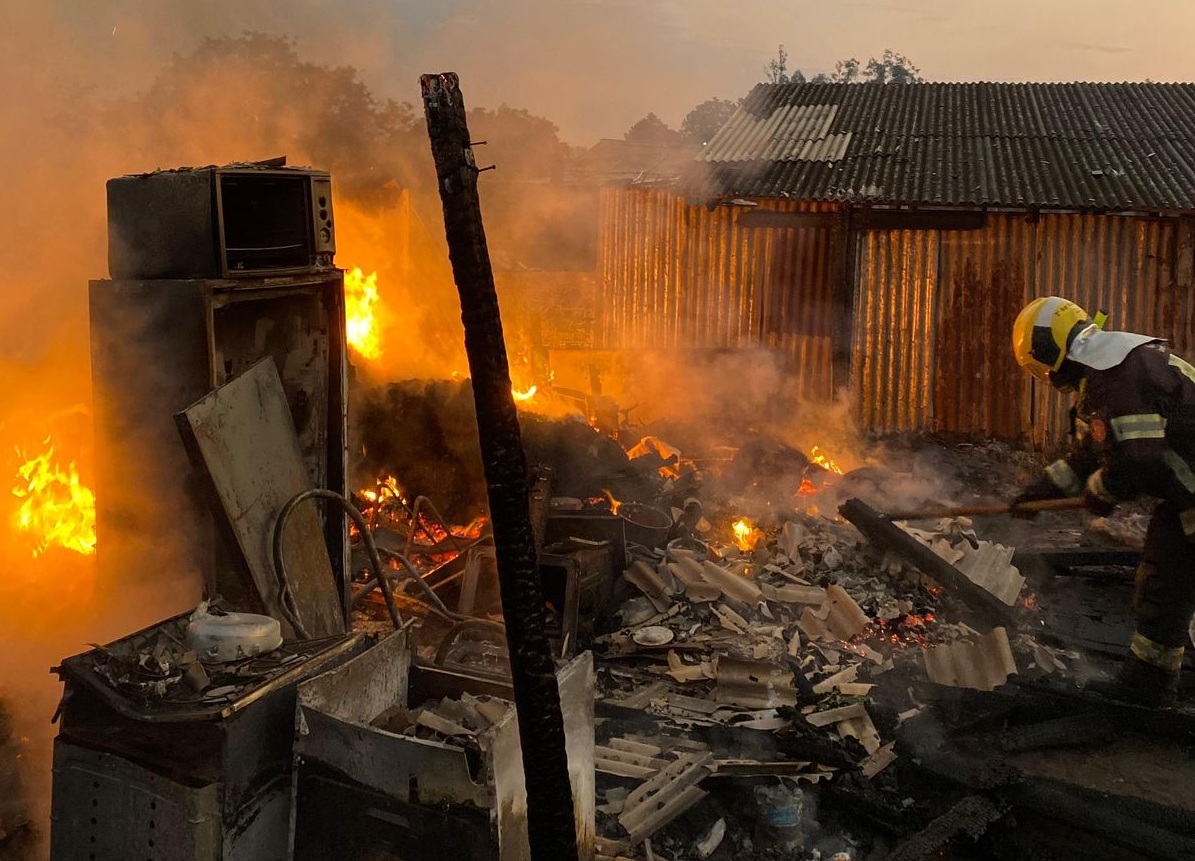 Corpo de Bombeiros Militar é acionado para combater incêndio à residência em Taquara