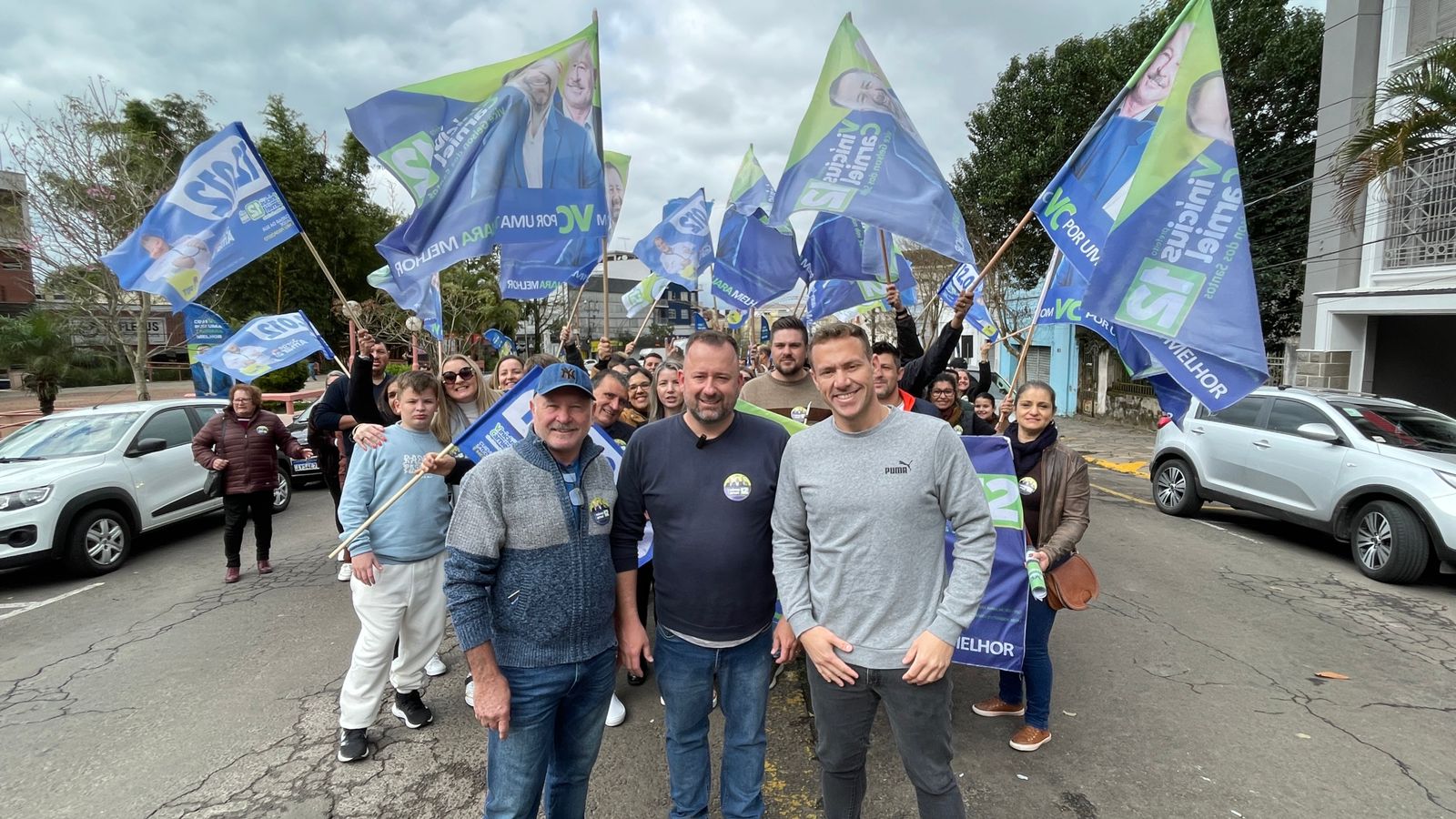 Adesivaço reúne apoiadores da campanha de Carniel à prefeitura de Taquara