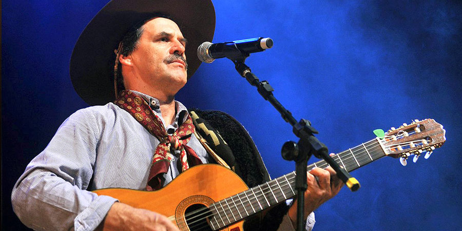 Festejos Farroupilhas do Paranhana confirma show de Elton Saldanha