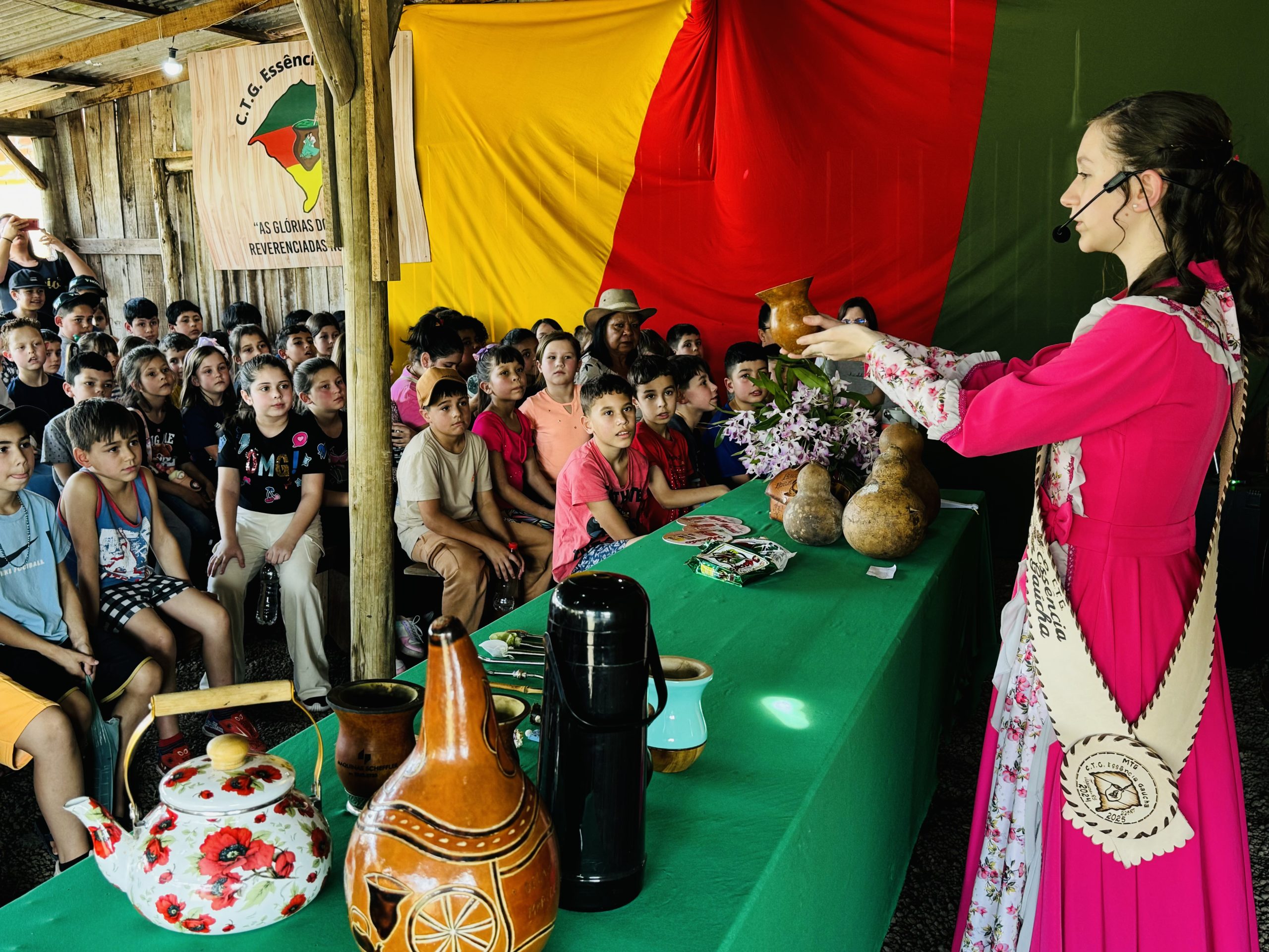 Cerca de 1500 alunos participam das oficinas culturais do 16º Festejos Farroupilhas do Paranhana