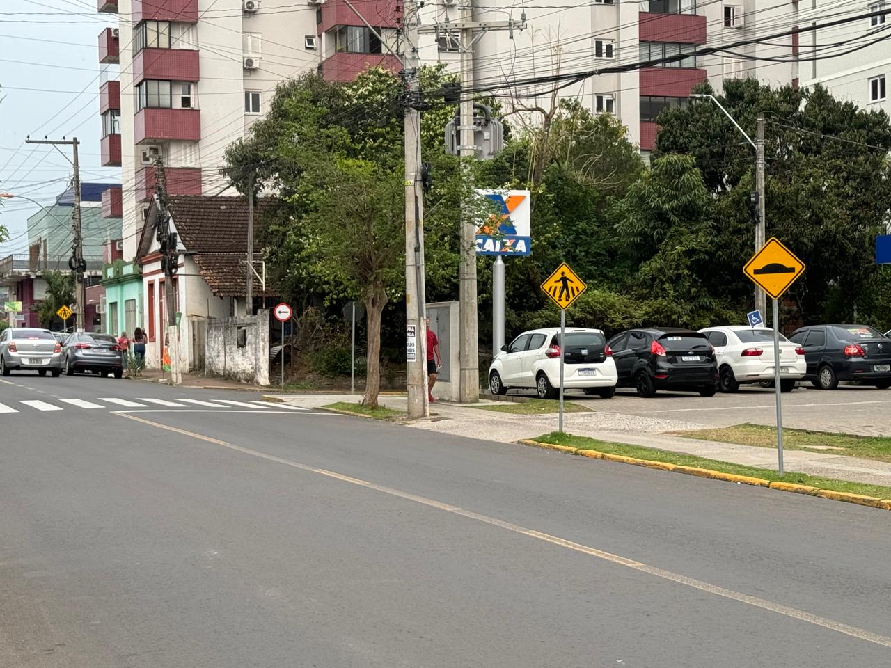 Bloqueio na rua Tristão Monteiro para instalação de quebra-molas acontece nesta terça-feira (24), em Taquara