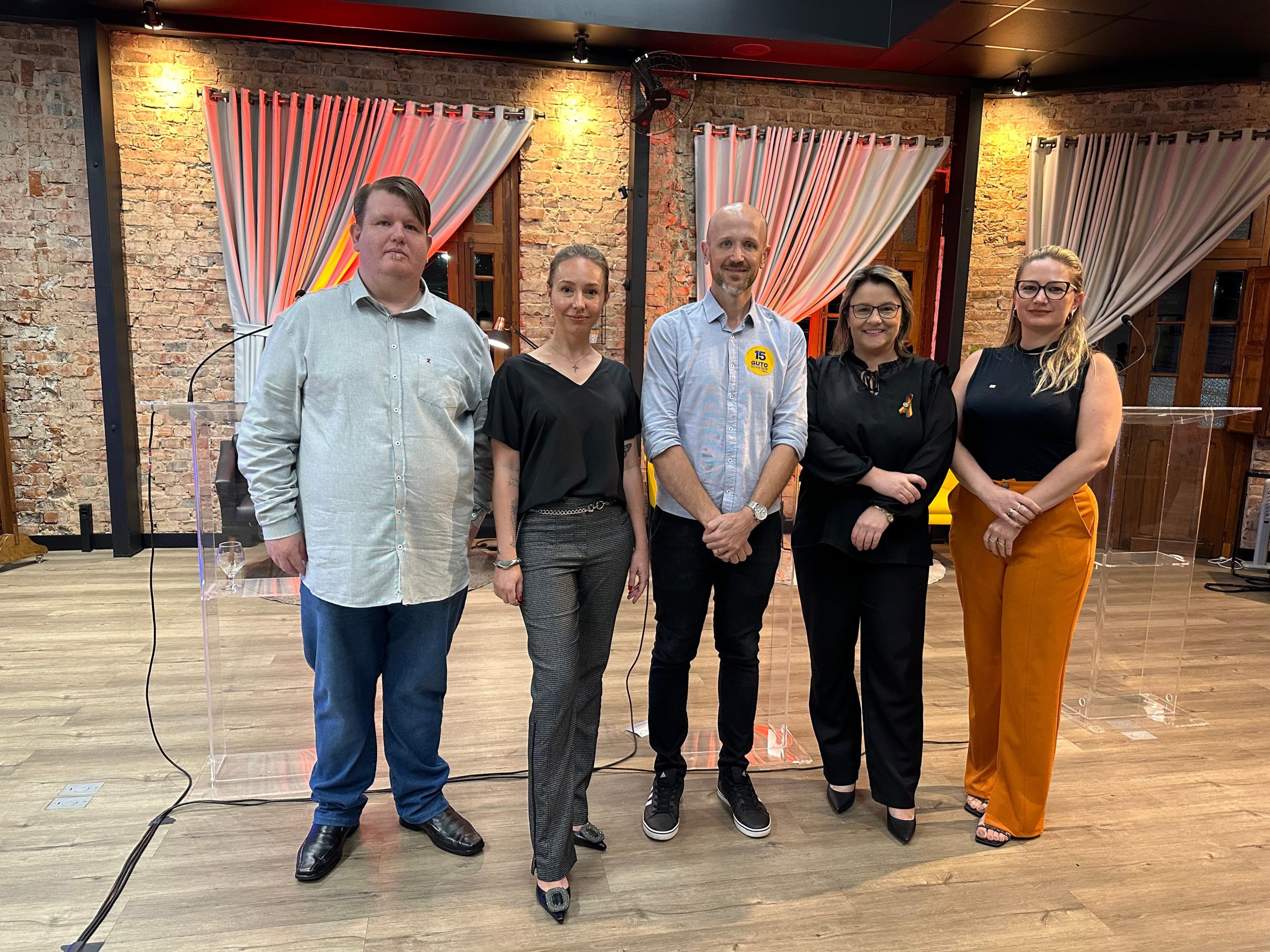 Debate com candidatos de Igrejinha é realizado no formato de entrevista