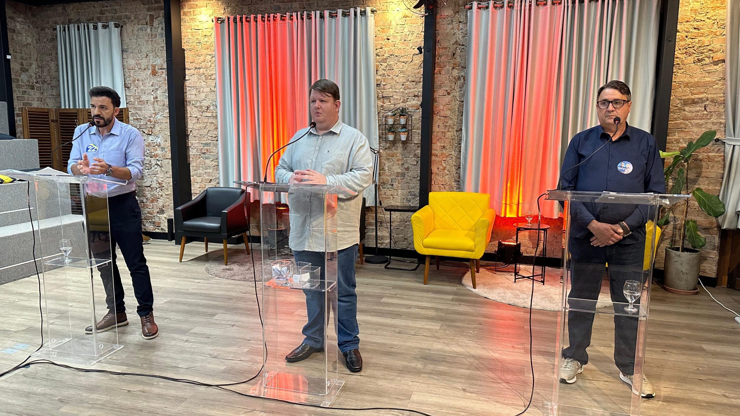 Candidatos de Rolante apresentaram propostas em debate promovido pela Rádio Taquara