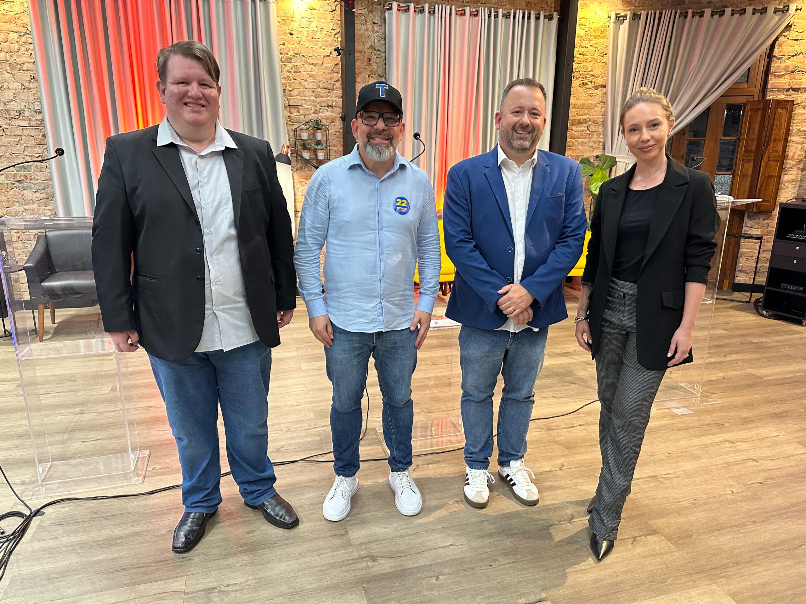 Candidatos à Prefeitura de Taquara participaram de debate promovido pela Rádio Taquara