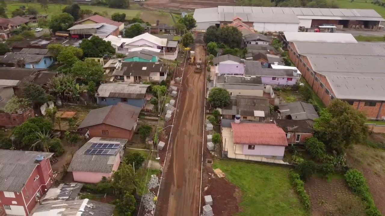 Parobé: Rua Jerônimo Coelho está recebendo pavimentação