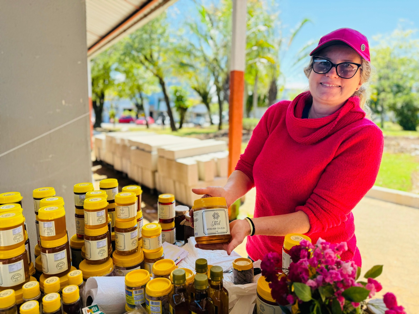 Feira de Artesanato e Agricultura Familiar movimenta Rua Coberta de Taquara aos sábados