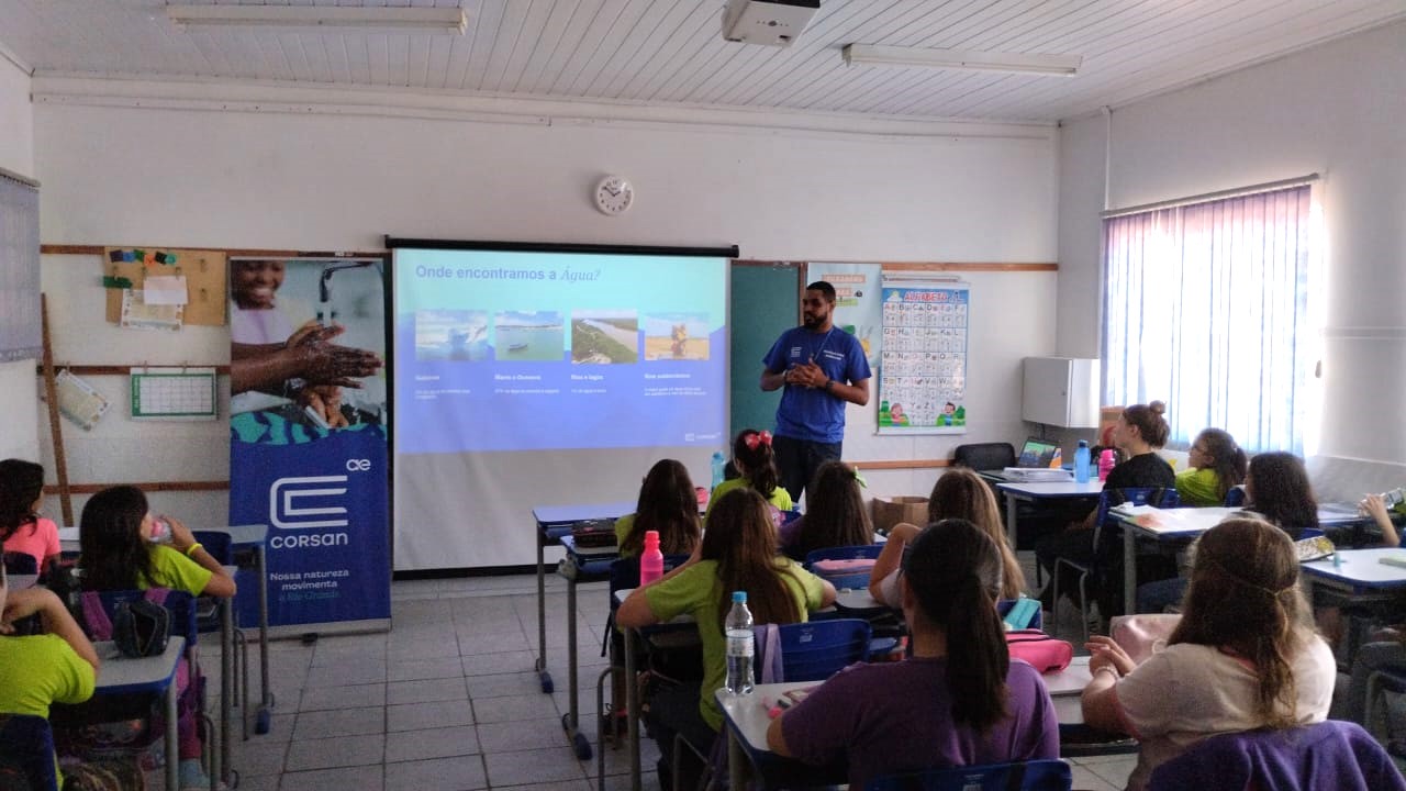 Programa Voluntariado Corsan leva palestra sobre importância da água à Escola Calisto Eolalio Letti
