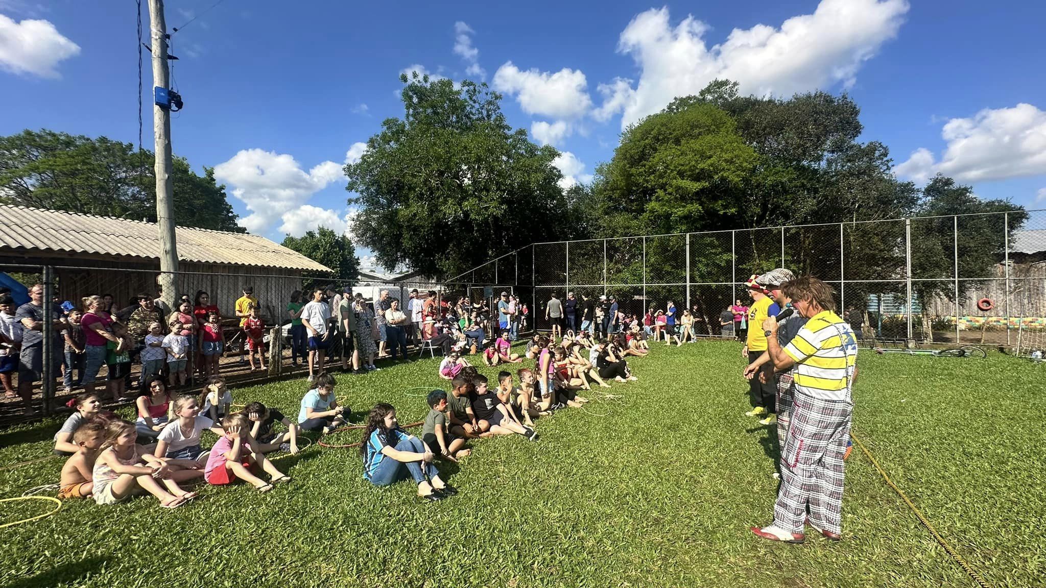 Festa das Crianças do Sindicato dos Sapateiros de Parobé reúne dezenas de famílias