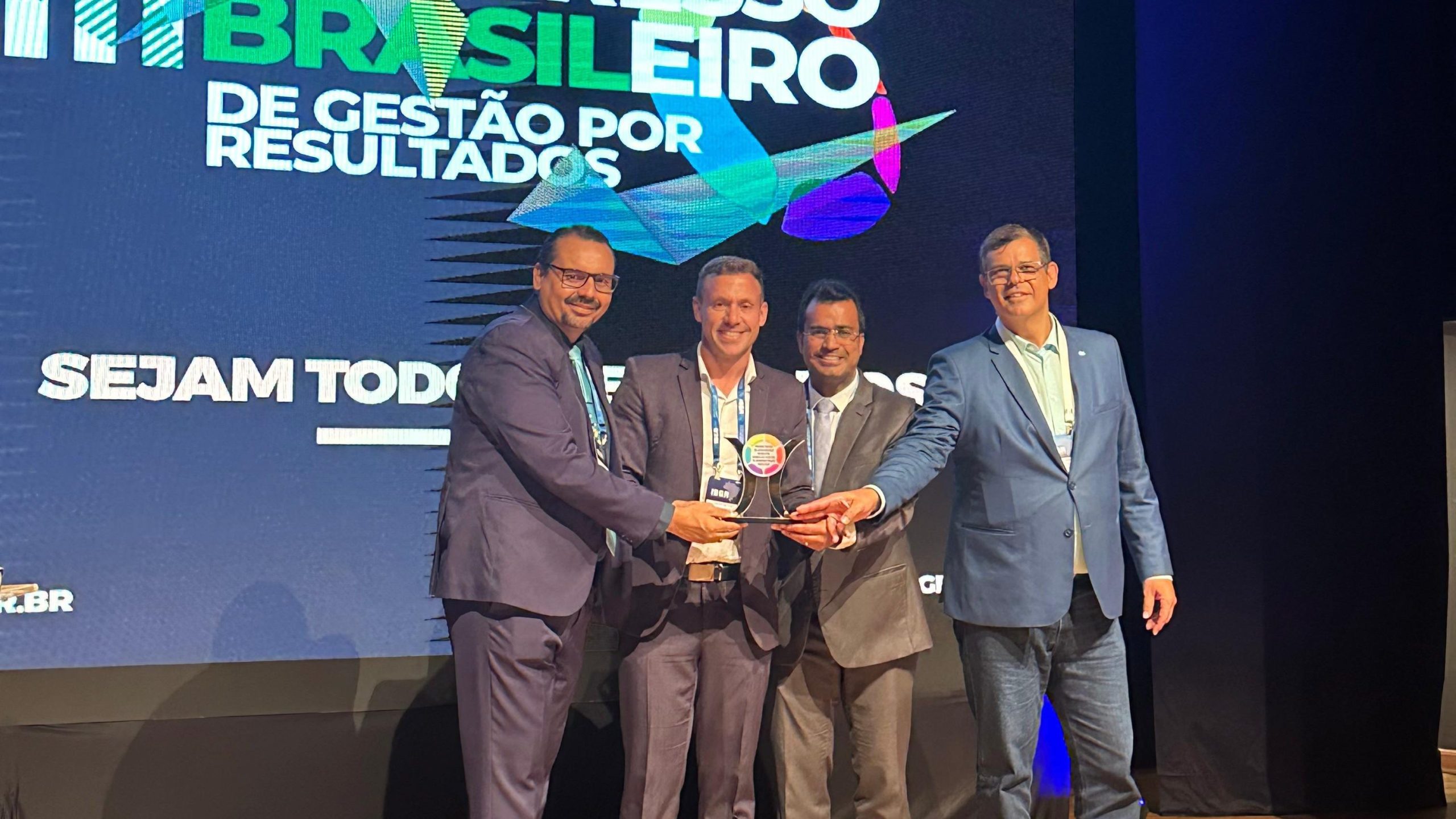 Picucha recebe premiações em nome do governo de Parobé em congresso de gestão por resultados