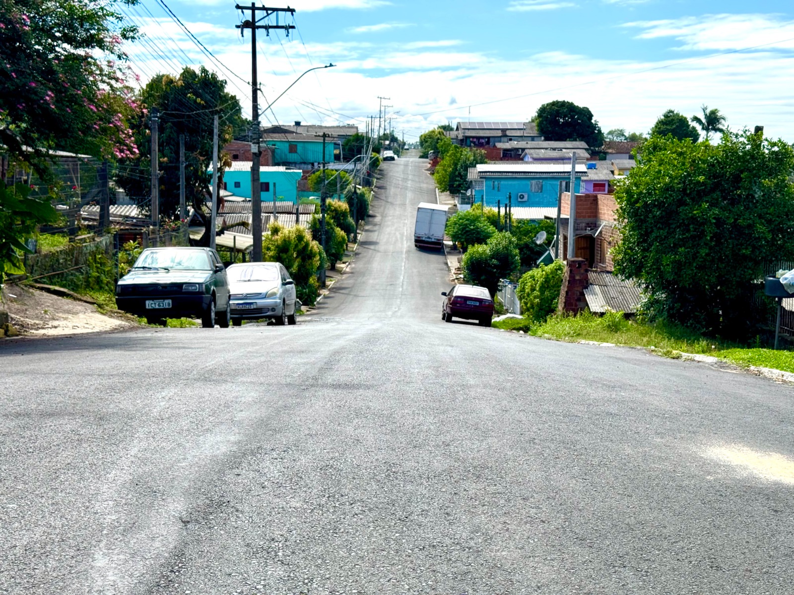 Quatro ruas do Bairro Empresa recebem camada asfáltica em Taquara