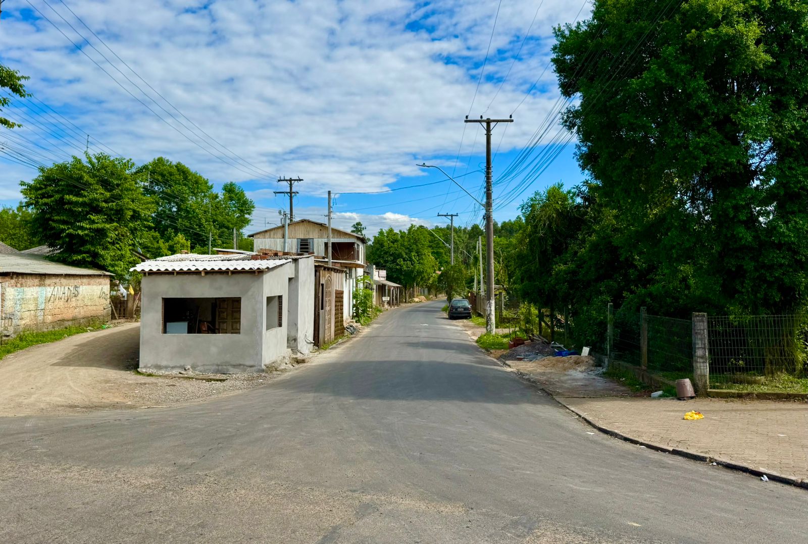 Ruas do Bairro Santa Maria recebem pavimentação asfáltica e blocos de concreto intertravados em Taquara