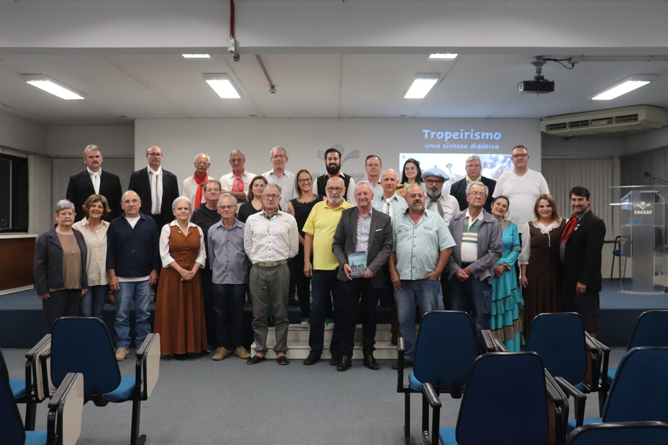 Lançamento de livro revive a história do Tropeirismo e acentua a importância do resgate cultural