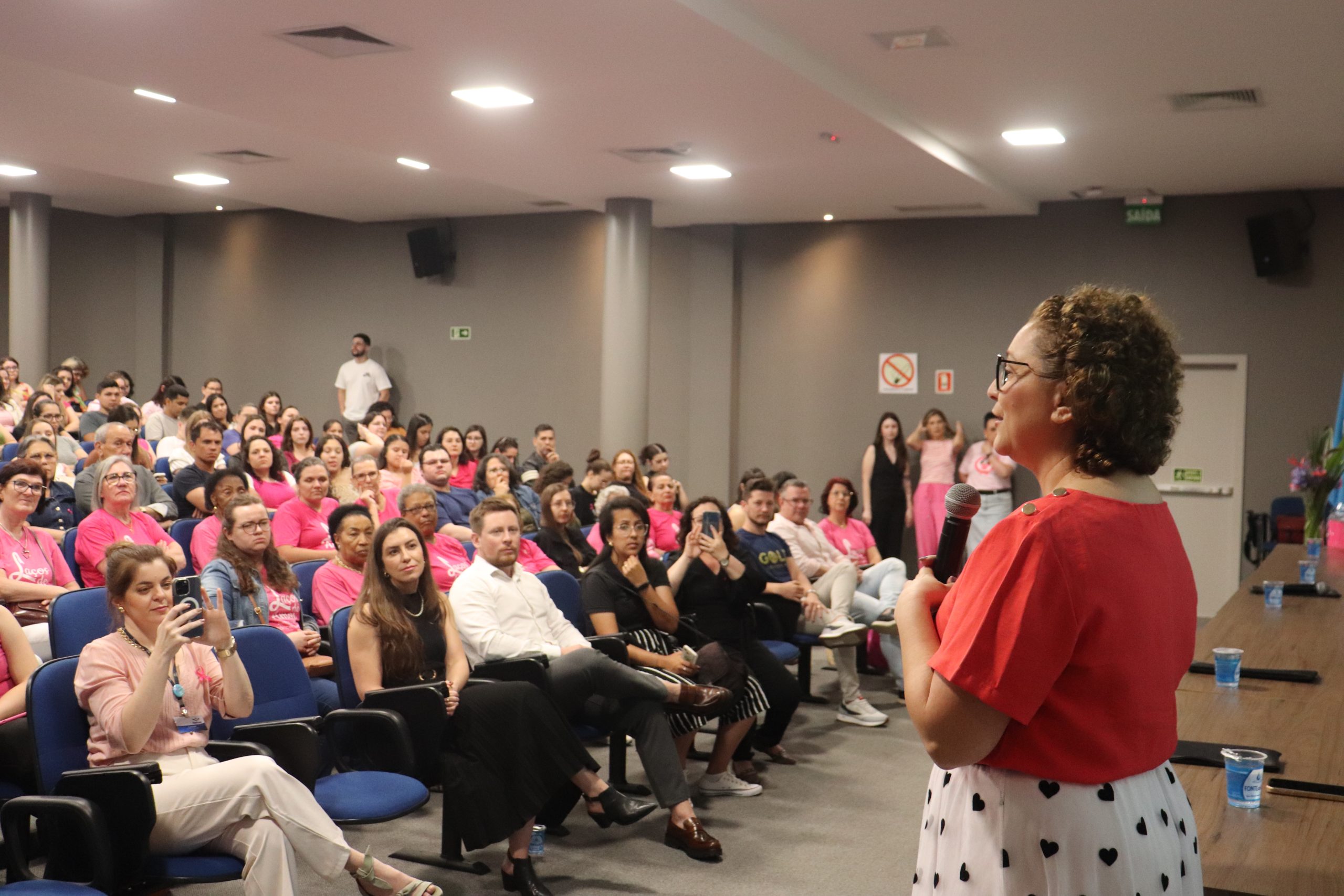 Seminário Outubro Rosa bate recorde de público na Faccat