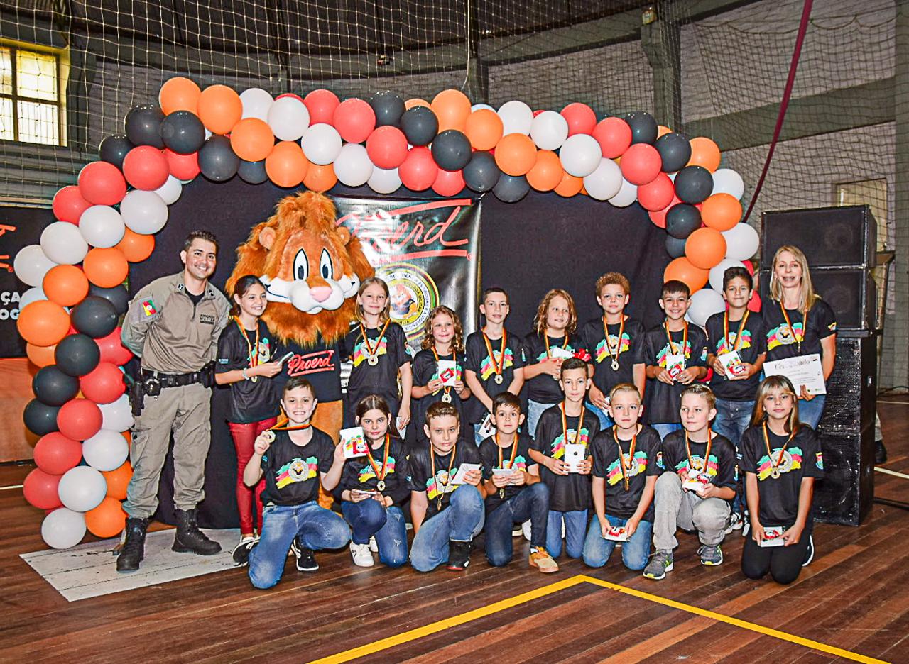 Brigada Militar forma 315 alunos no Proerd em Três Coroas