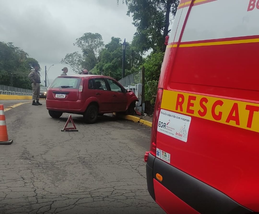 Criança de colo é resgatada em acidente veicular em Igrejinha