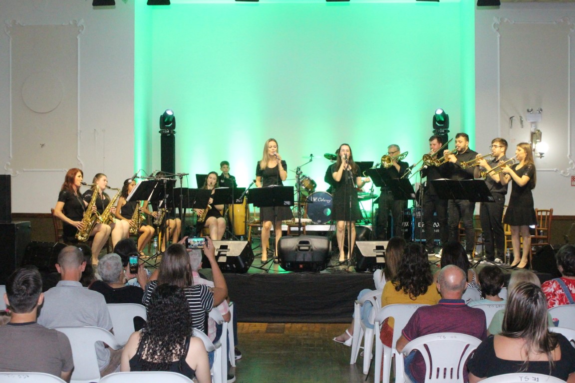 Veja galeria de fotos da apresentação da Orquestra de Sopros de Picada Café em Taquara