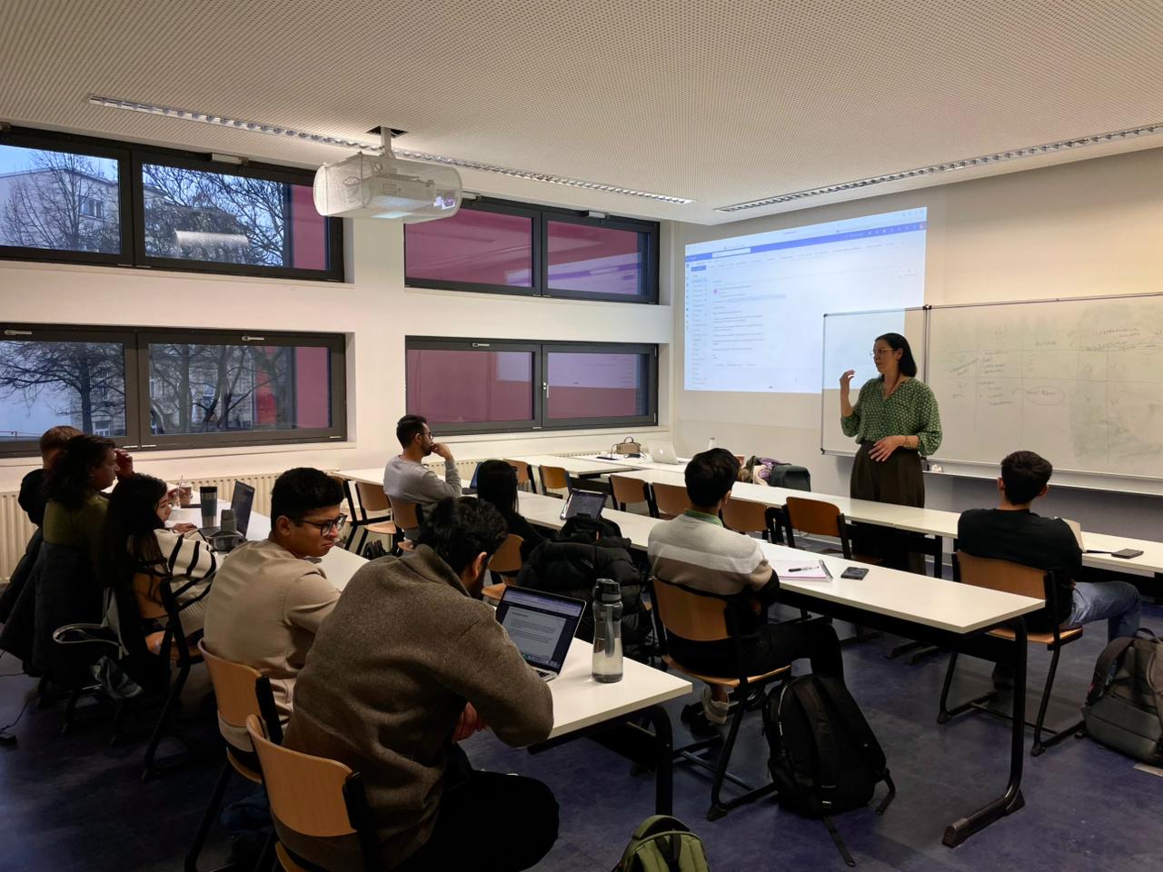 Professora da Faccat participa de atividade em universidade alemã