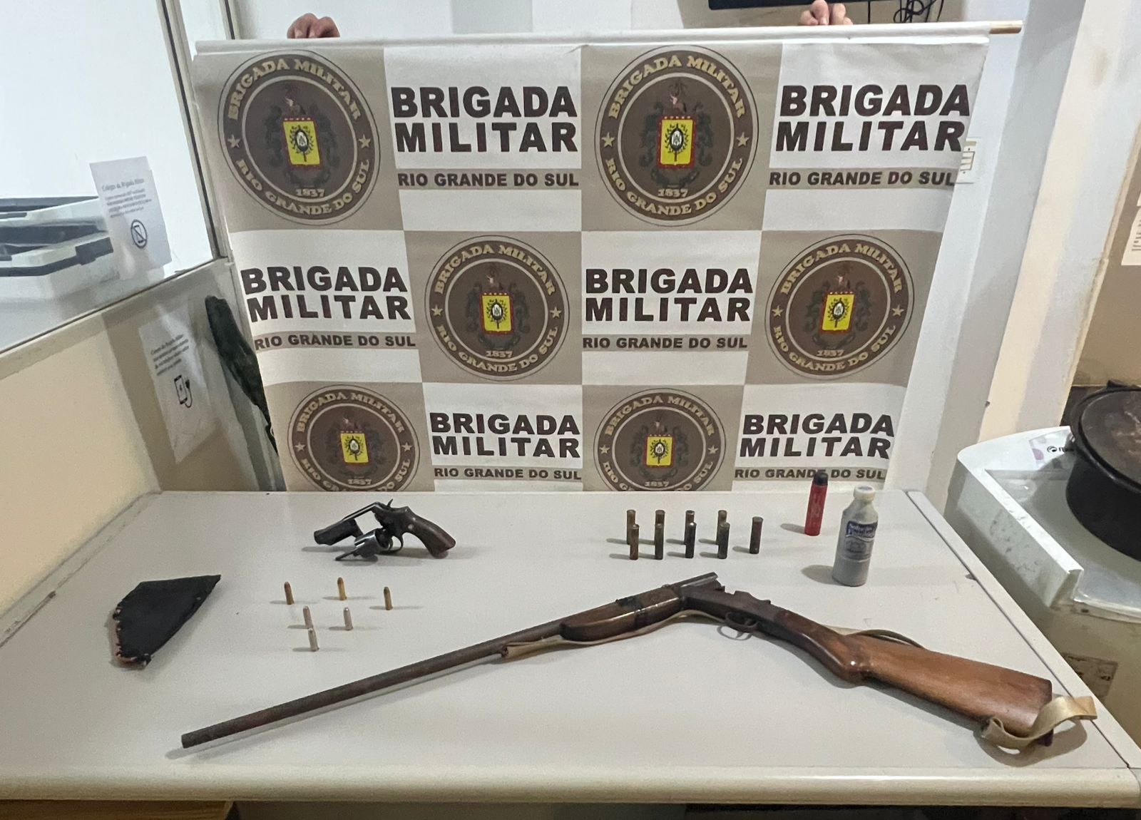 Brigada Militar prende suspeitos de furtos a residências em Taquara