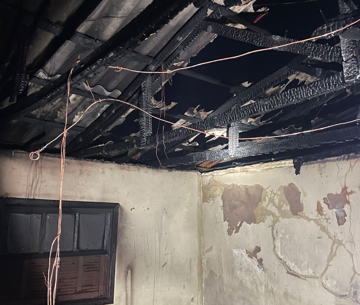 Incêndio destrói residência no bairro Vila Nova, em Igrejinha; veja vídeo