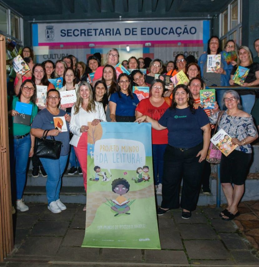 Projeto de contação de histórias incentiva a leitura em escolas públicas de Parobé