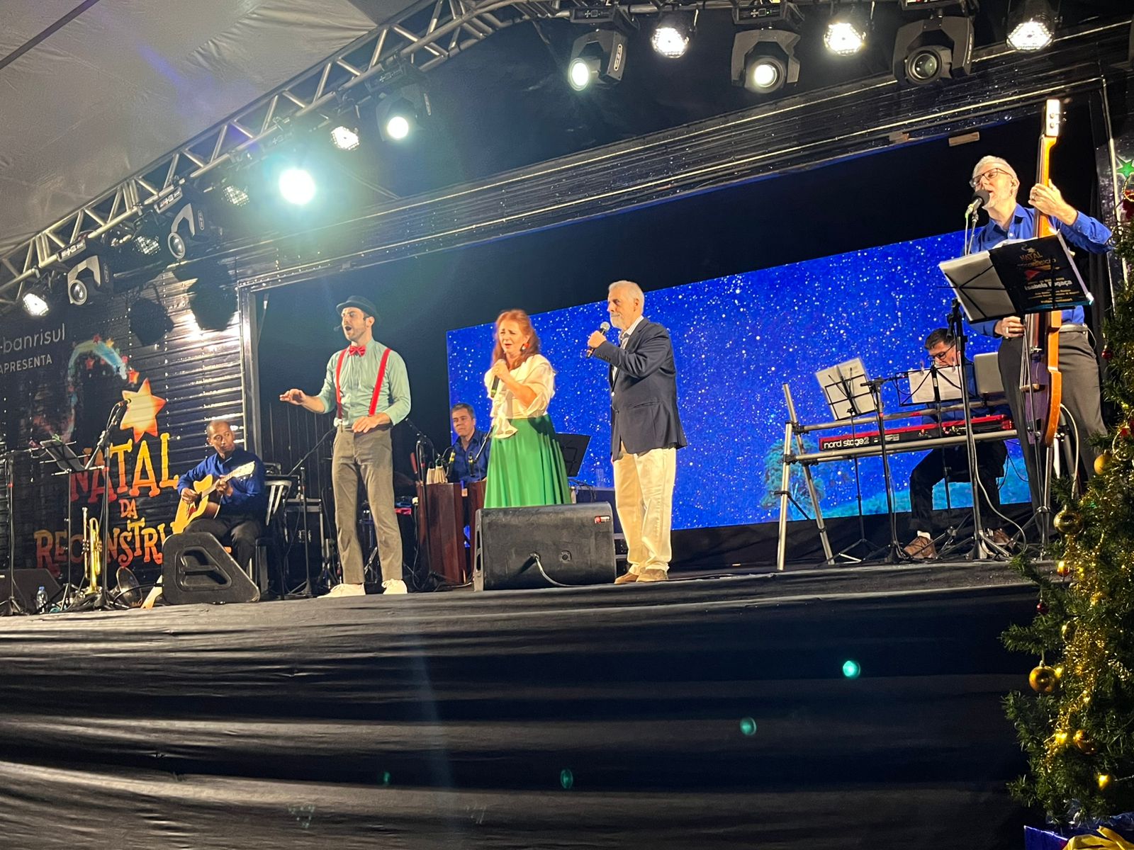 Isabela Fogaça encanta público em show de Natal em Três Coroas