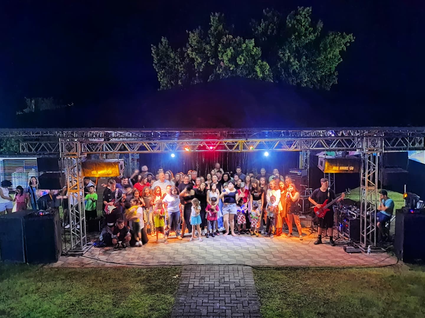 Lar Padilha realiza 26ª Noitada Cultural com apresentações de crianças e adolescentes; VEJA FOTOS