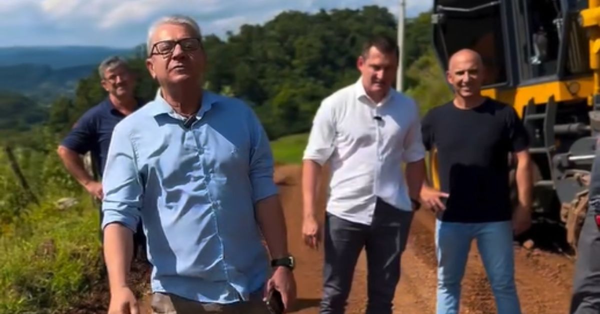 Estrada Fazenda Fleck recebe melhorias em Rolante
