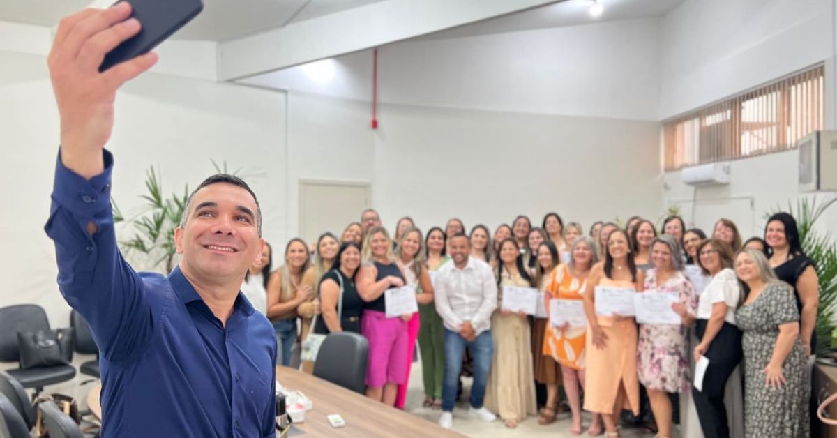 Prefeito empossa novos diretores da Rede Municipal de Ensino em Parobé