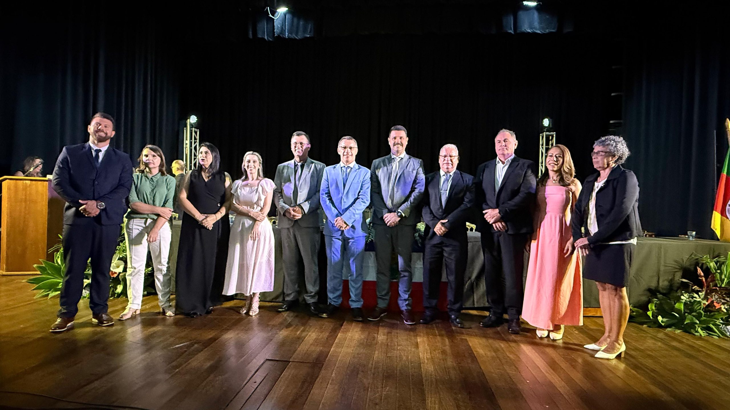 Novo prefeito e vereadores de Três Coroas tomam posse em solenidade marcada por reafirmação de compromissos