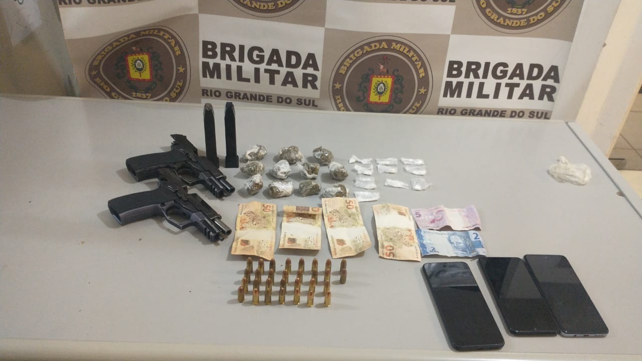 Brigada Militar realiza prisões por porte ilegal de armas e tráfico de drogas em Rolante