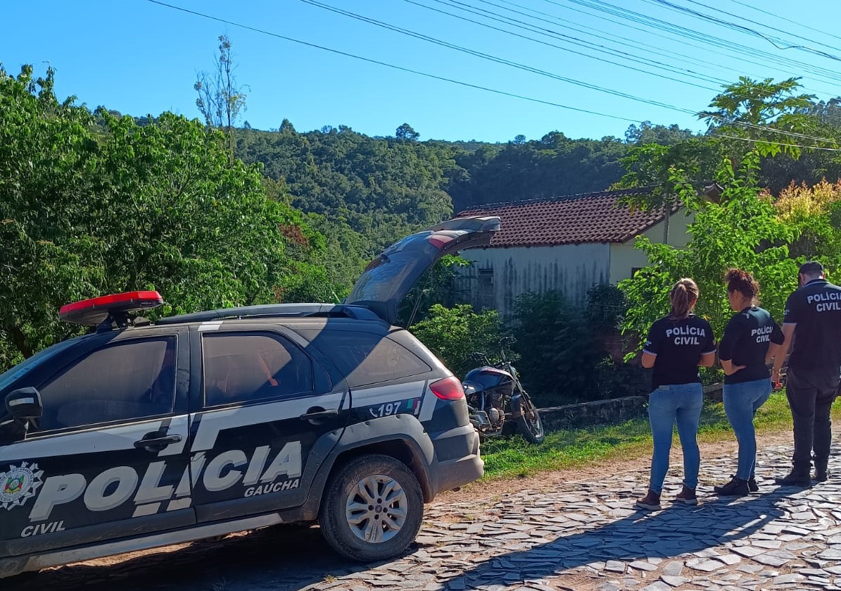 Polícia Civil de Taquara prende homem em flagrante por adulteração de veículo