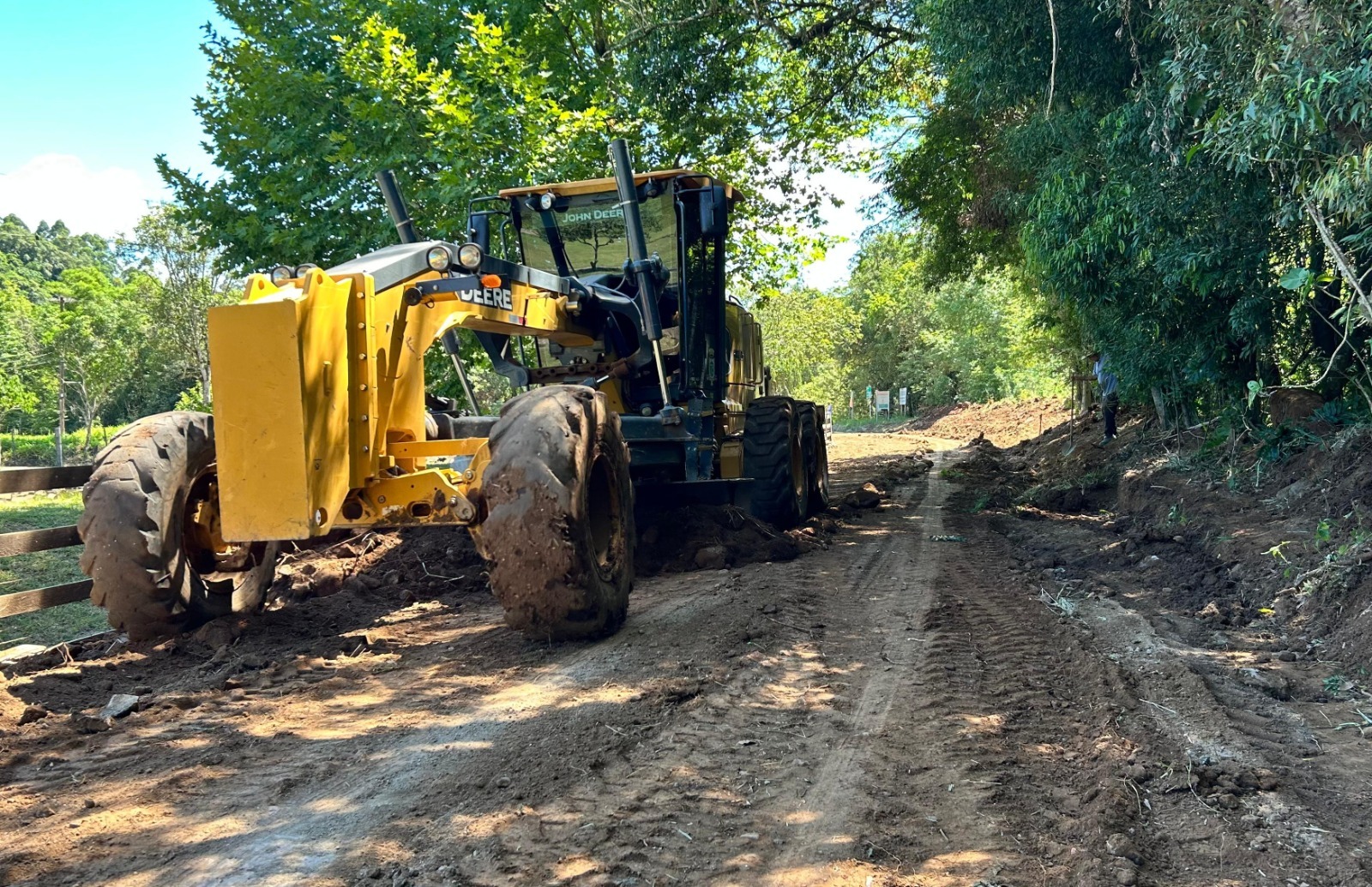 Estrada dos Imigrantes segue recebendo melhorias em Taquara após interdição da ponte de Vila Teresa