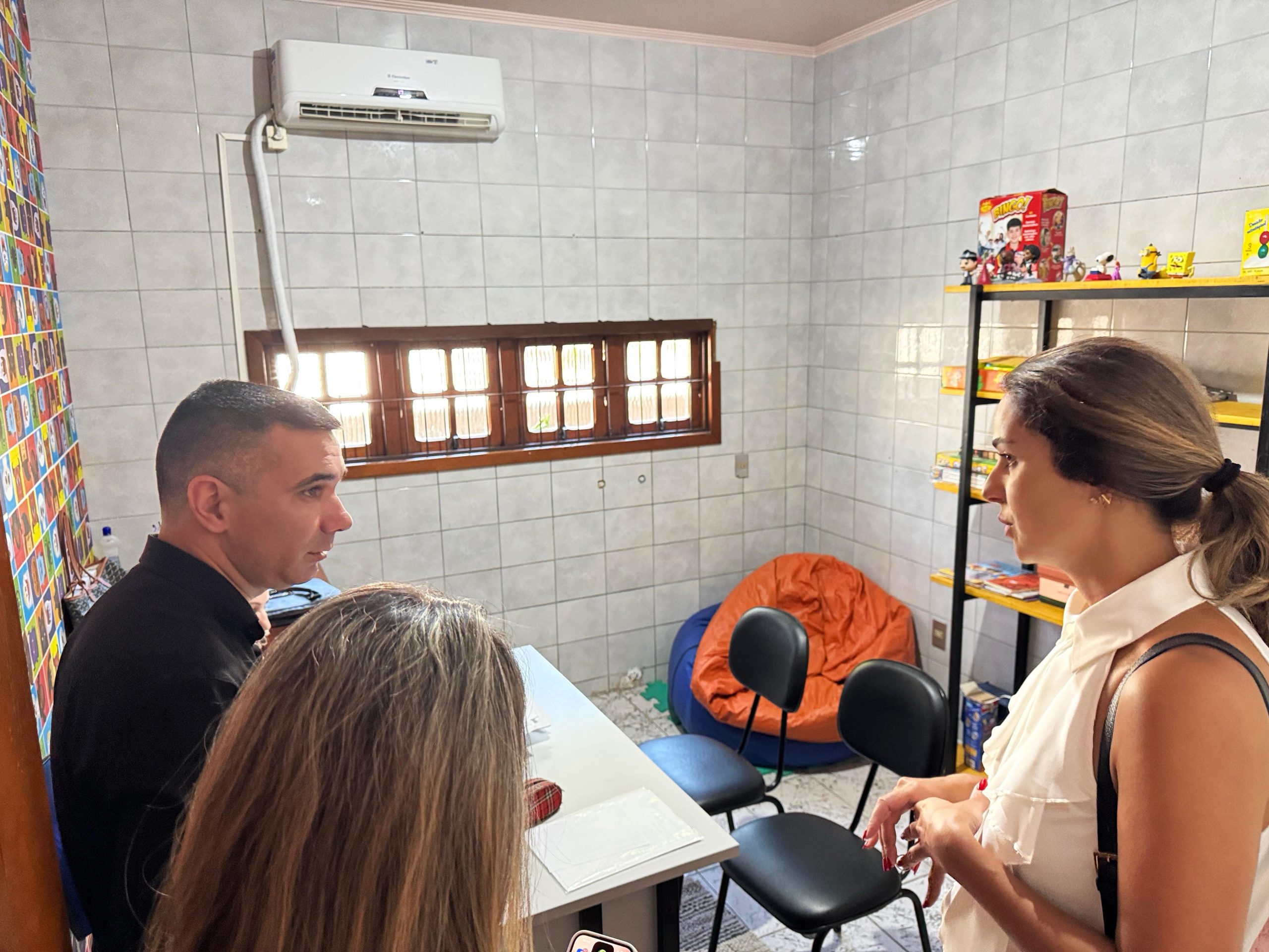 Prefeito de Parobé visita NAPIA para avaliar melhorias no atendimento à infância e adolescência
