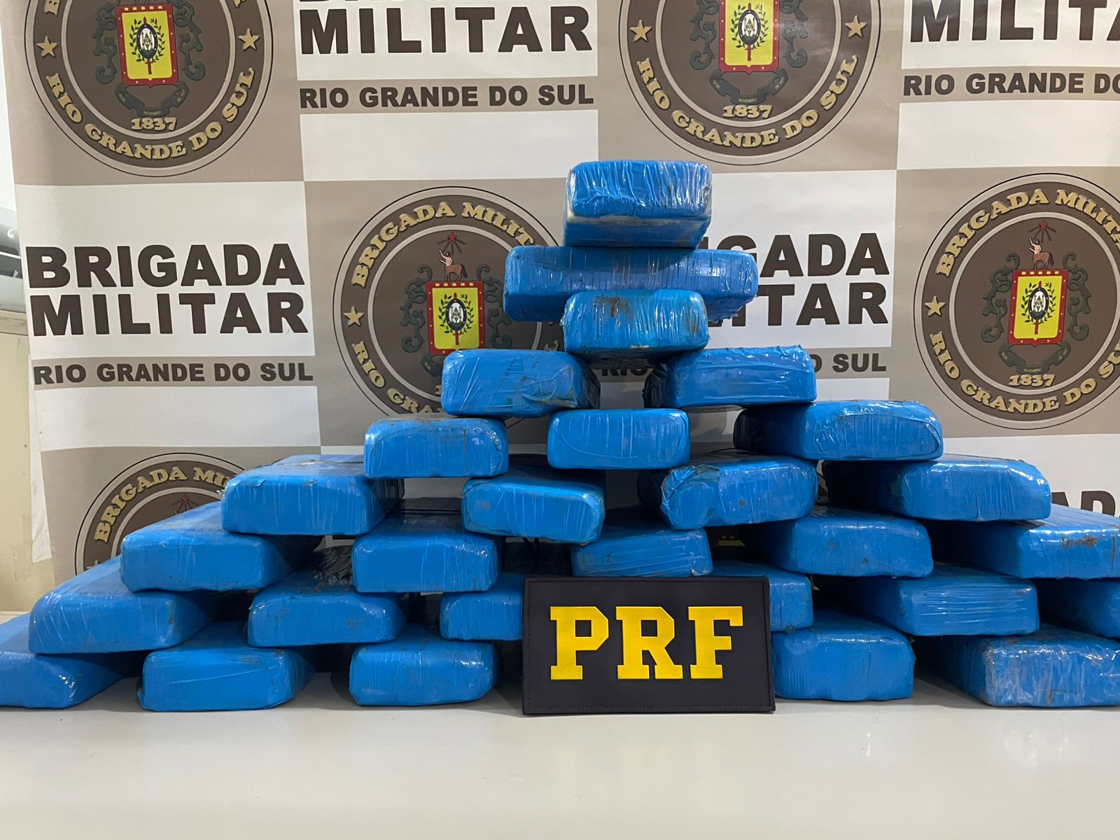 Operação conjunta prende homem com 30 kg de pasta-base de cocaína em Taquara