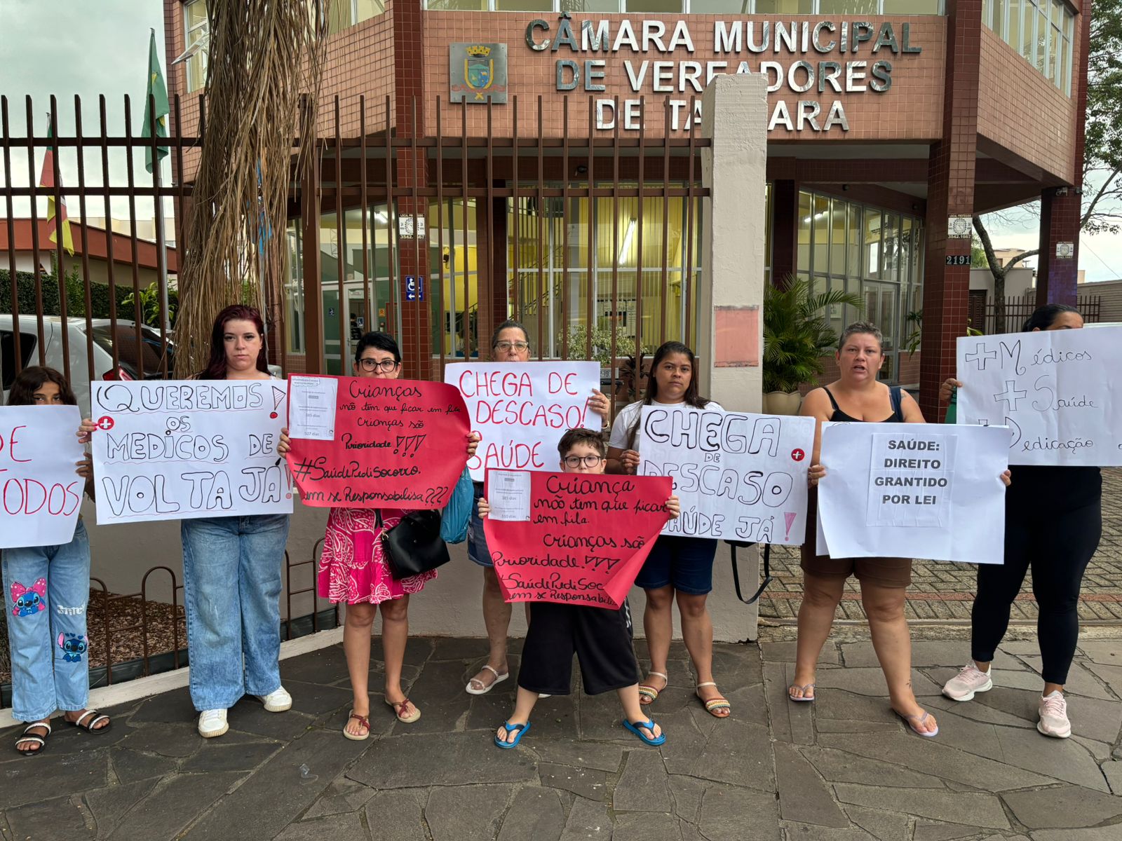 Moradores de Taquara protestam na Câmara contra mudanças na saúde