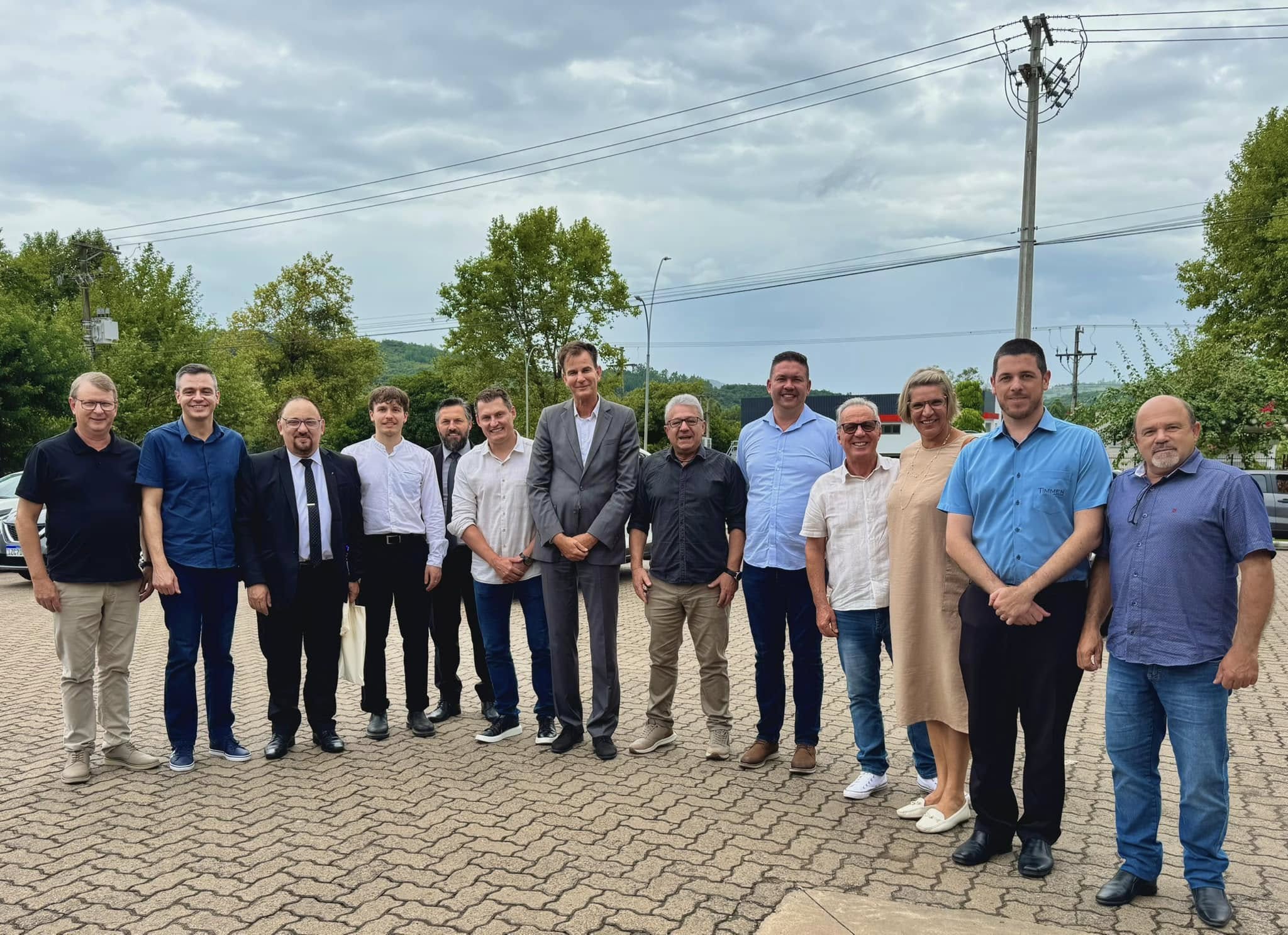 Cônsul da Alemanha visita Rolante e entrega Raio-X Móvel à Fundação Hospitalar