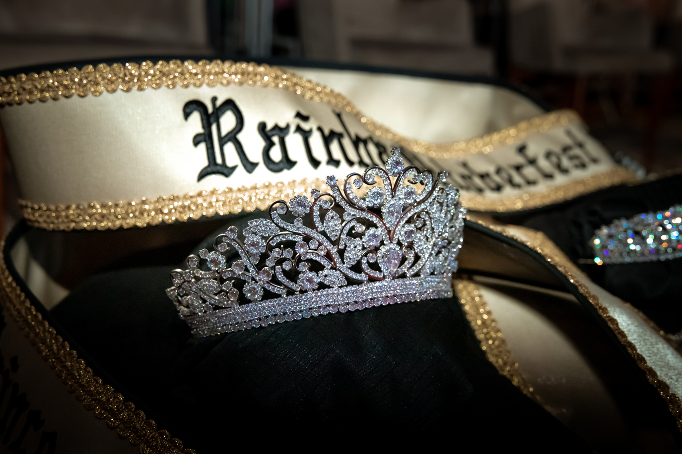 Dez candidatas concorrem a soberanas da Oktoberfest de Igrejinha; veja nomes