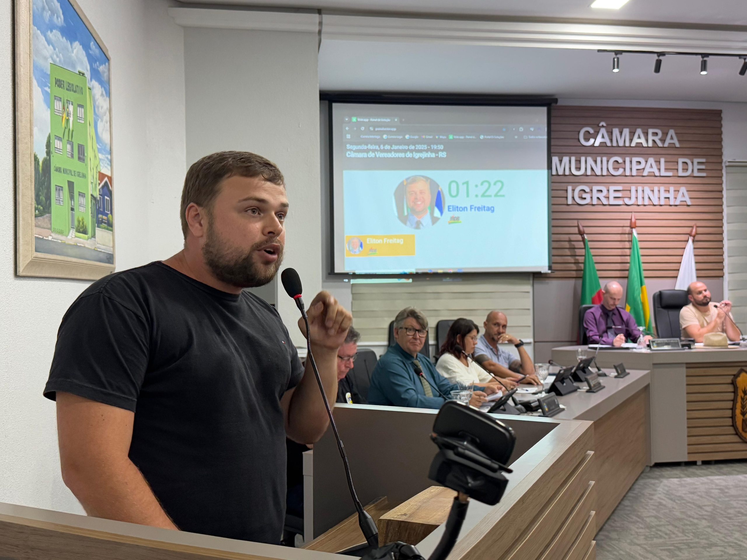Vereador Eliton Freitag propõe sistema de segurança e monitoramento colaborativo em Igrejinha
